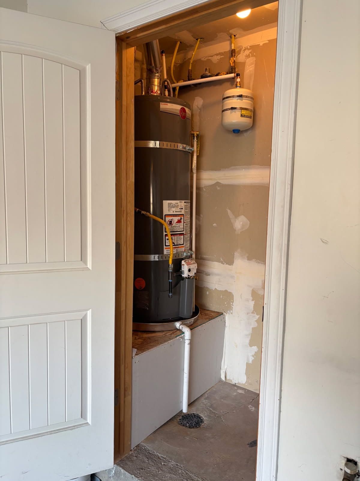Project Efficient Water Heater Installation with Added Floor Protection image