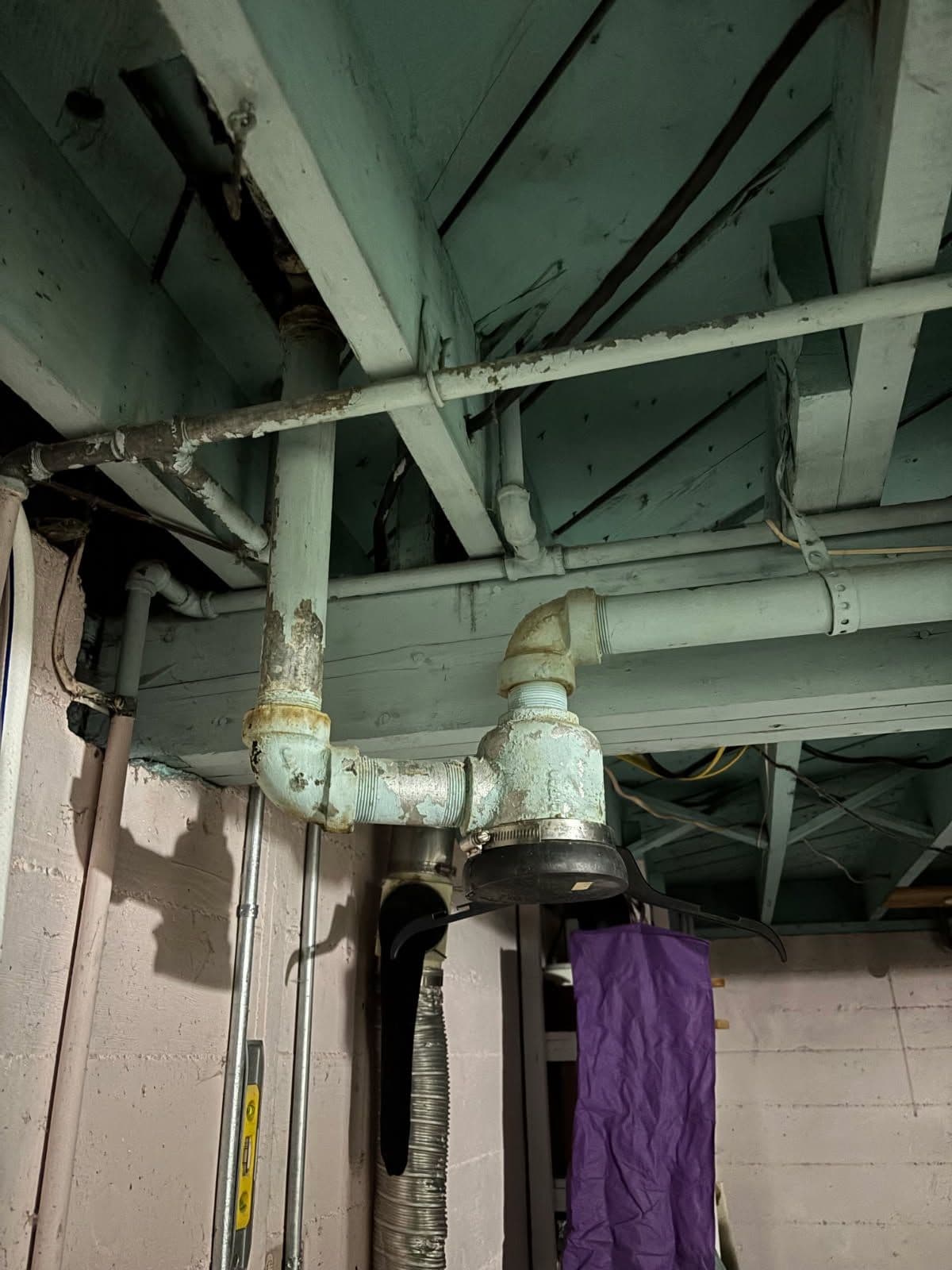 Gallery photos for Why Your Tub Won't Drain Right - The Drum Trap Problem: Image #1