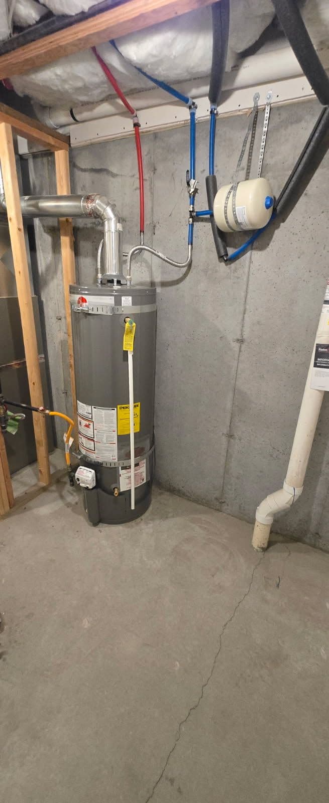 Gallery photos for A.O. Smith Swapped Out for a New Rheem 40-Gallon Water Heater: Image #1