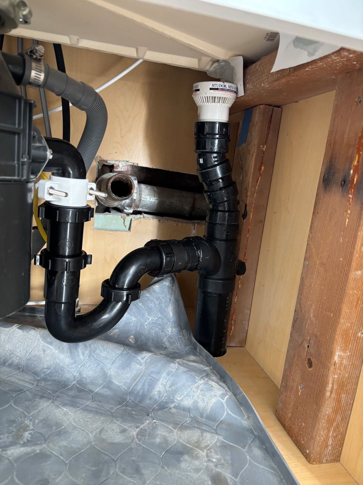 Seamless Leak Solutions with Silverback Plumbing image